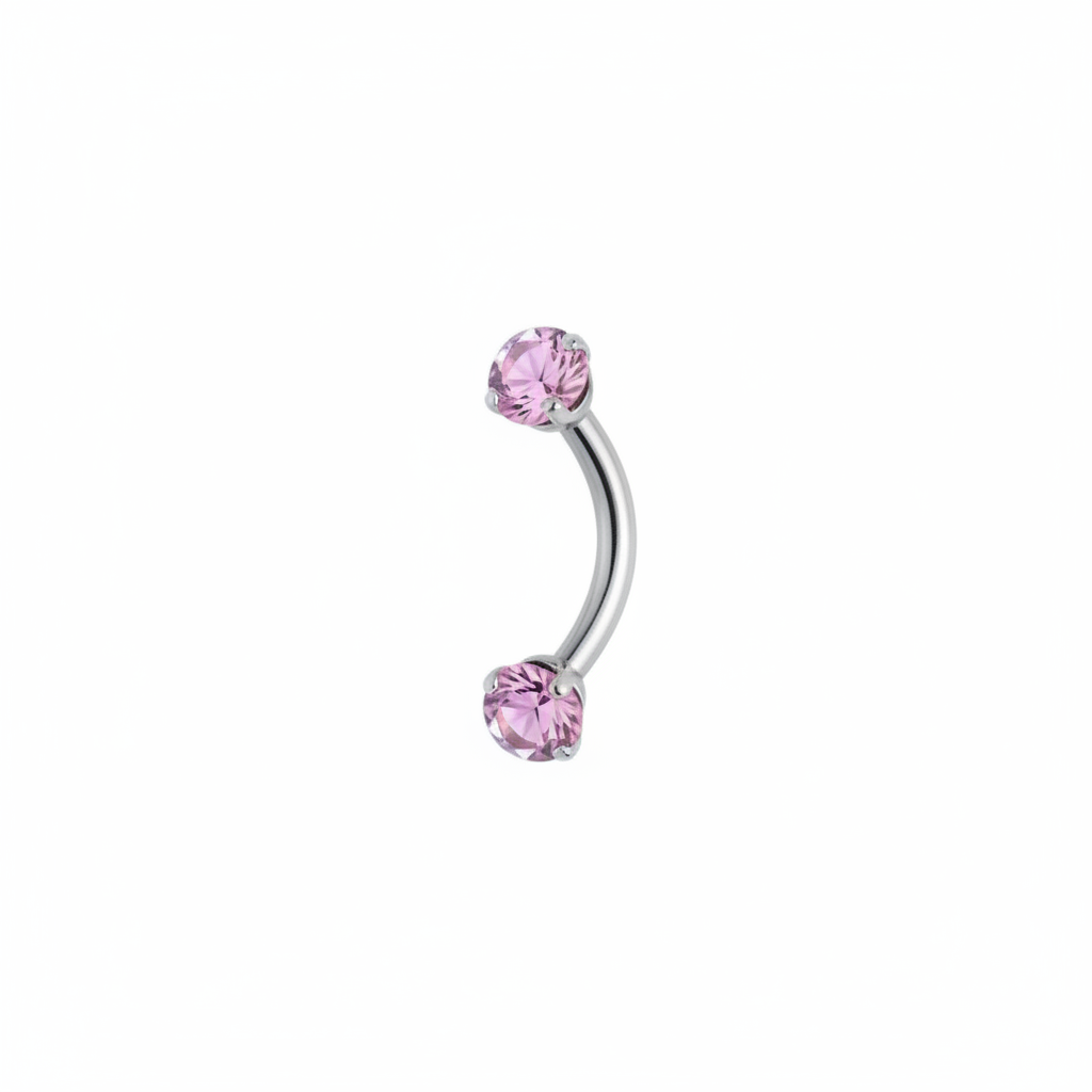 Piercing sopracciglio curvo con cristalli rosa su sfondo bianco