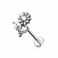 Piercing labret margherita argento su sfondo bianco